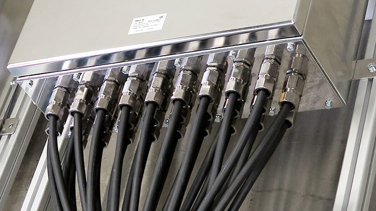 Roxtec_vs_glands - A2 text image.jpg