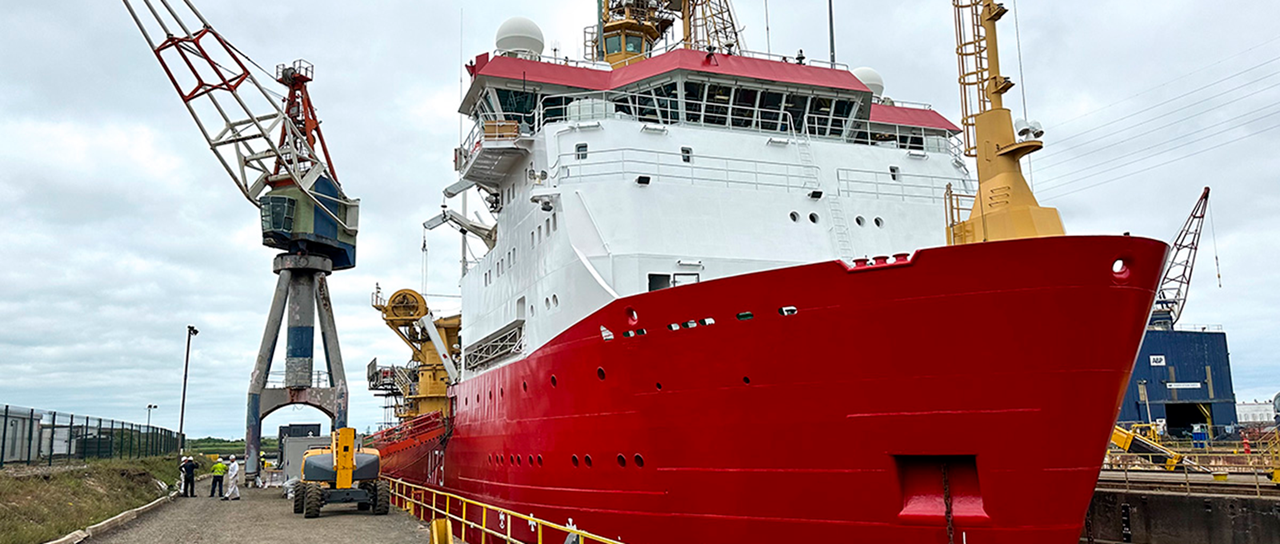 Roxtec TB 密封系统为 HMS Protector 提供保护